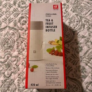 ZWILLING Thermo Tea and Fruit infuser bottle 420ml White Brand New
